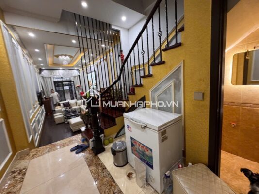 5 TẦNG THANG MÁY – TÂY NHIỀU HƠN TA – Ô TÔ CÁCH 50M – BÃI GỬI Ô TÔ CẠNH NHÀ