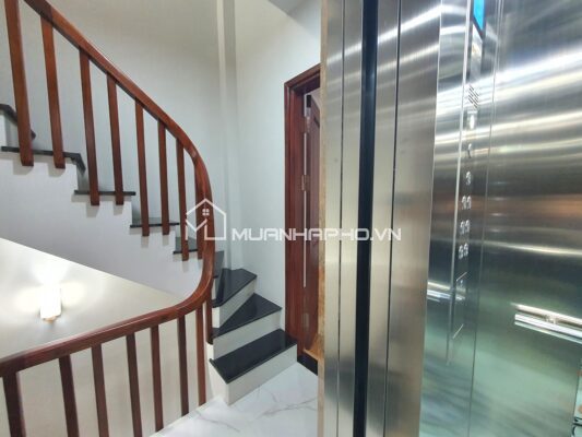5 TẦNG THANG MÁY – NHÀ XÂY MỚI – Ở NGAY – SỔ ĐỎ VUÔNG ĐẸP