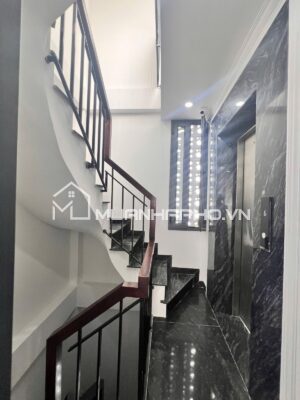 LÔ GÓC – 7 TẦNG THANG MÁY – NGÕ THÔNG – KINH DOANH CHO THUÊ