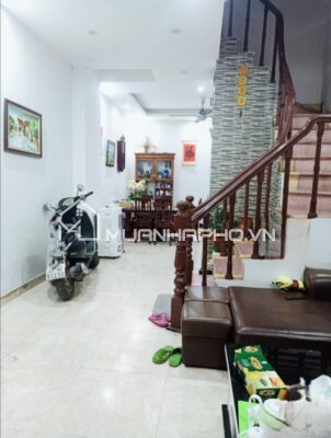 PHÂN LÔ Ô TÔ TRÁNH – GẦN MẶT PHỐ HOÀNG QUỐC VIỆT – NGÕ THÔNG THOÁNG