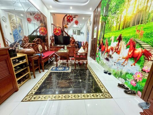 NHÀ ĐẸP TẶNG FULL NỘI THẤT – GẦN PHỐ – THOÁNG TRƯỚC SAU
