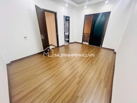 NHÀ ĐẸP NHÀ MỚI ĐẸP – CÓ SÂN ĐỂ XE RIÊNG – NGÕ THÔNG – GẦN VĂN MIẾU