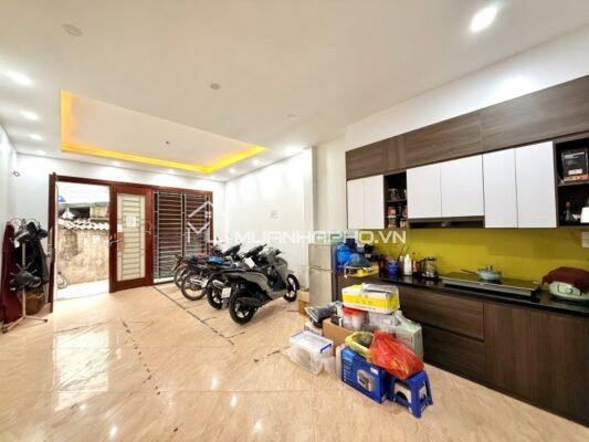 CCMN 6 TẦNG THANG MÁY –  7 PHÒNG CHO THUÊ – LÔ GÓC – NGÕ RỘNG