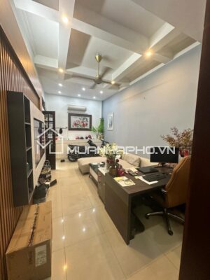 NHÀ 3 TẦNG – KHUNG CỘT CHẮC CHẮN – CÓ Ô CHỜ THANG MÁY