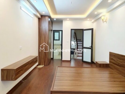 NHÀ ĐẸP Ở NGAY – 5 TẦNG ĐỦ CÔNG NĂNG – CÁCH PHỐ 200M