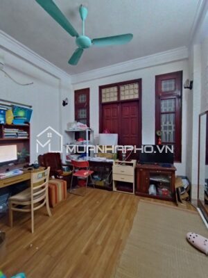 NHÀ DÂN XÂY CHẮC CHẮN – GẦN PHỐ – AN NINH TỐT – CÁCH Ô TÔ 30M