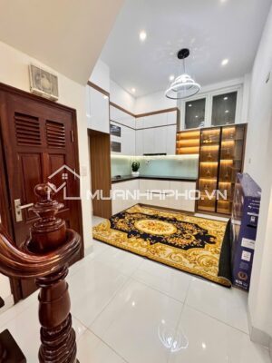 NHÀ ĐẸP TẶNG FULL NỘI THẤT – GẦN PHỐ – THOÁNG TRƯỚC SAU
