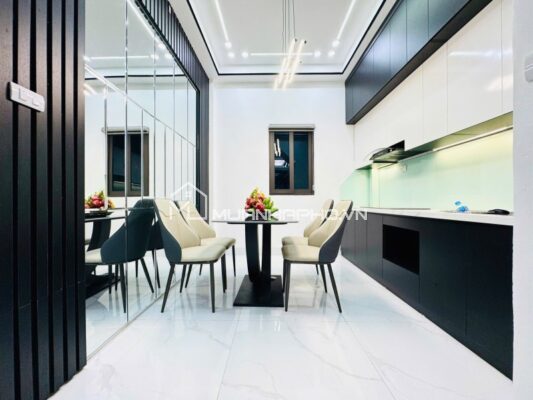NHÀ ĐẸP 4 TẦNG – FULL NỘI THẤT – CÁCH PHỐ 30M