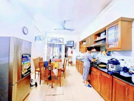 MẶT PHỐ KINH DOANH SẦM UẤT – 2 THOÁNG TRƯỚC SAU – VỈA HÈ RỘNG
