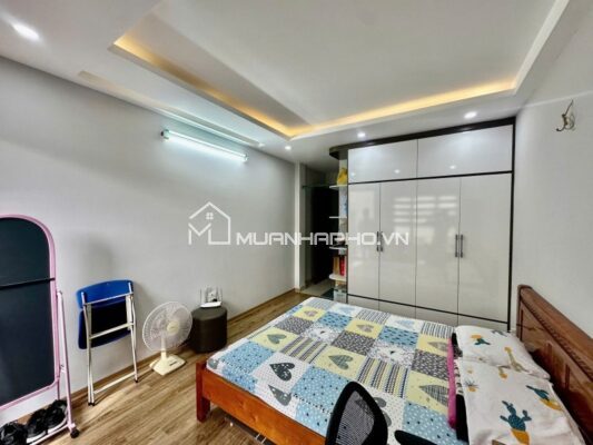 NHÀ 5 TẦNG – THIẾT KẾ HIỆN ĐẠI – GẦN NGAY PHỐ