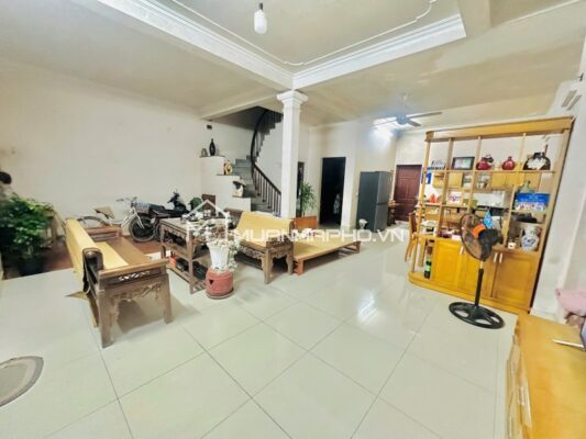 NHÀ 3 TẦNG SÂN VƯỜN – GARA Ô TÔ 7 CHỖ – VIEW TRỰC DIỆN SUNSHINE CITY