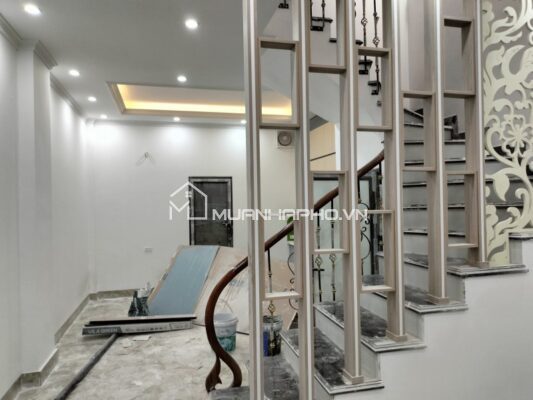 NHÀ 4 TẦNG FULL NỘI THẤT – VF3 RA VÀO THUẬN TIỆN – 20M Ô TÔ DỪNG TRÁNH ĐỖ