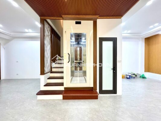 NGÕ Ô TÔ TRÁNH – VIEW SÂN CHƠI – 6 TẦNG THANG MÁY – NGÕ THÔNG – CÁCH PHỐ 80M