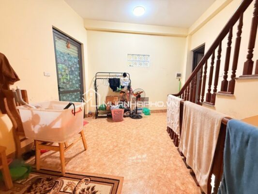 NHÀ 4 TẦNG ĐÊ LA THÀNH – KHUNG CỘT CHẮC CHẮN – MẶT NGÕ THÔNG KINH DOANH