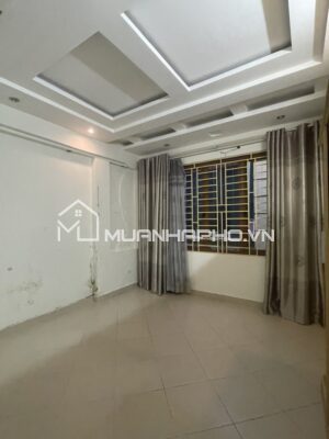 PHÂN LÔ 5 TẦNG TRUNG KÍNH – Ô TÔ ĐỖ CỬA – GẦN PHỐ – DÂN TRÍ CAO