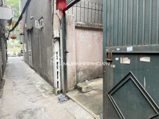 NHÀ 3 TẦNG NGUYỄN KHANG – LÔ GÓC – CÁCH 1 NHÀ RA PHỐ