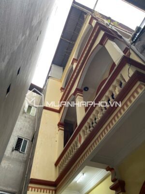 Ô TÔ ĐỖ CỔNG – GẦN Ô TÔ TRÁNH ĐỖ NGÀY ĐÊM – NỞ HẬU – THOÁNG SÁNG