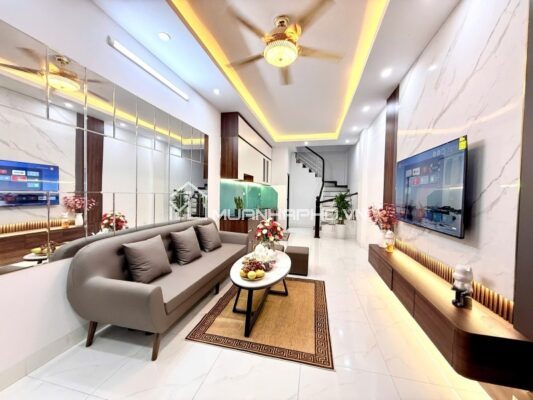 VỊ TRÍ TRUNG TÂM – 60M RA Ô TÔ – TRƯỚC NHÀ THOÁNG – KHU DÂN TRÍ CAO, AN NINH TỐT