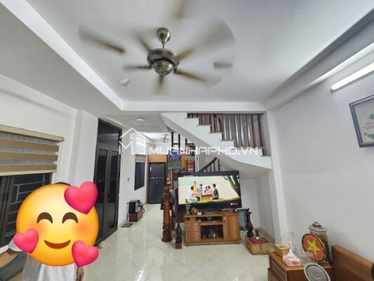 LÔ GÓC – TRƯỚC NHÀ Ô TÔ TRÁNH DỪNG ĐỖ – NGÕ THÔNG