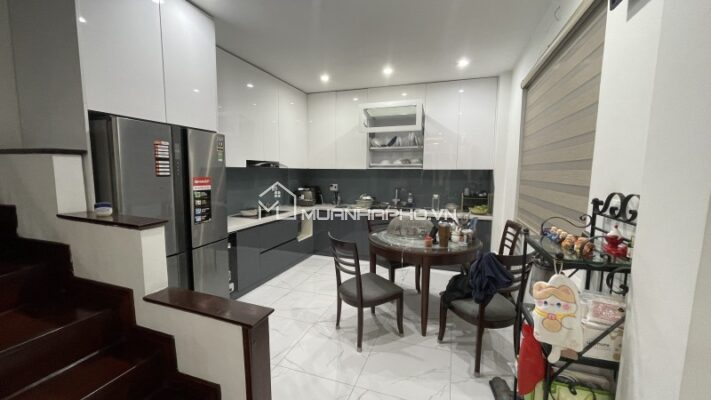 NHÀ 5 TẦNG HOÀNG HOA THÁM – LÔ GÓC – CÁCH ĐƯỜNG Ô TÔ 30M
