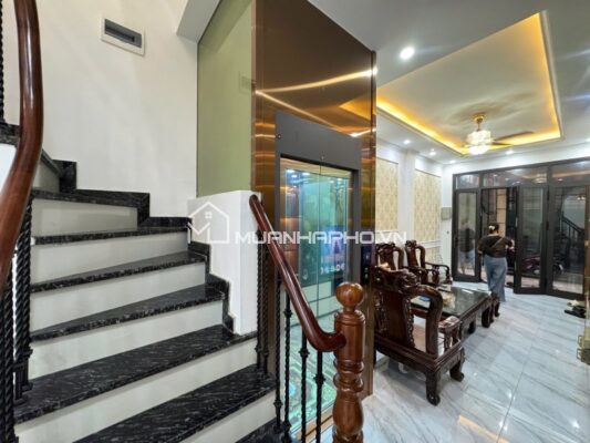 NHÀ PHỐ THỤY KHUÊ – 5 TẦNG THANG MÁY – CÁCH PHỐ 50M