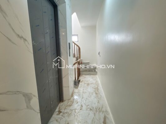 NHÀ MỚI LIÊN MẠC – 5 TẦNG THANG MÁY – CÁCH ĐƯỜNG Ô TÔ 20M