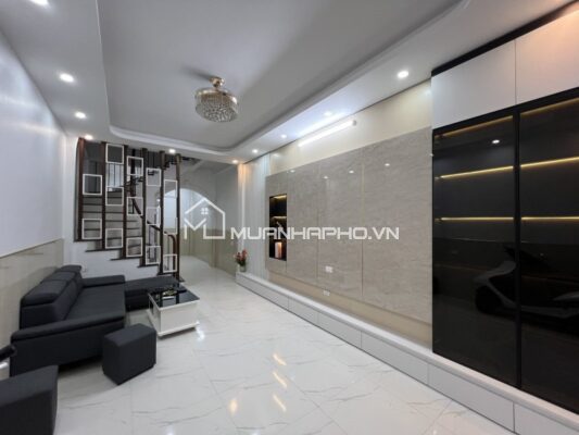 NHÀ 4 TẦNG XUÂN THỦY – LÔ GÓC 3 MẶT THOÁNG – Ô TÔ NHỎ VÀO NHÀ