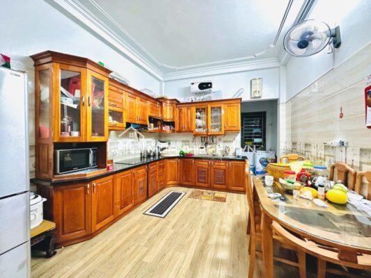 NHÀ 6 TẦNG TRUNG KÍNH – Ô TÔ VÀO NHÀ – NGÕ THÔNG KINH DOANH