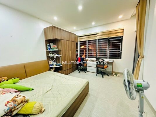 NHÀ 4 TẦNG CẦU GIẤY – THIẾT KẾ ĐẸP – NỘI THẤT XỊN – GẦN CHỢ