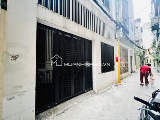 NHÀ 4 TẦNG CẦU GIẤY – THIẾT KẾ ĐẸP – NỘI THẤT XỊN – GẦN CHỢ